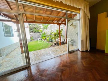 CASA DE 372 m2,05 DORMITORIOS, 02 JARDINES,RICARDO ANGULO, CORPAC, SAN ISIDRO