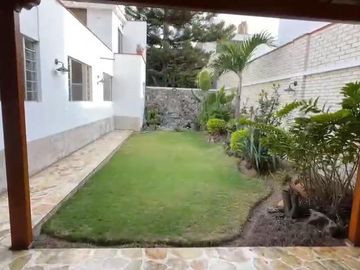 CASA DE 372 m2,05 DORMITORIOS, 02 JARDINES,RICARDO ANGULO, CORPAC, SAN ISIDRO