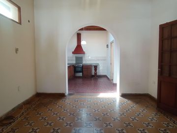 Casa en  venta en Arguello  zona colegios en una planta , gran parque, escritura