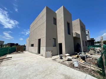 Casa en  Santa Elisa, Pilar del este.