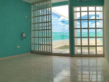 Casa de una planta con alberca en las Américas