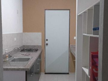 Casa de una planta con alberca en las Américas