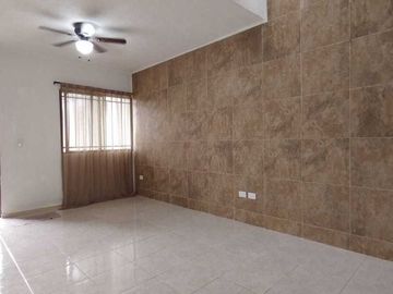 Casa de una planta con alberca en las Américas