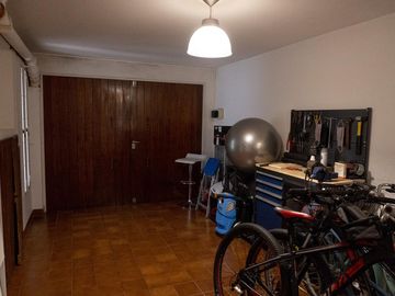 Casa de 4 ambientes con cochera en venta en el Barrio Alemán - Martinez
