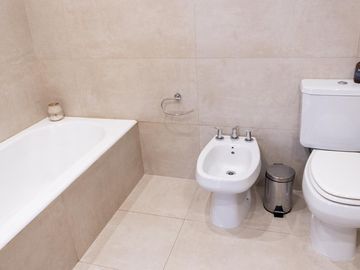 Casa de 4 ambientes con cochera en venta en el Barrio Alemán - Martinez