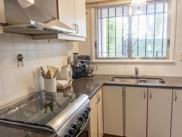 Casa de 4 ambientes con cochera en venta en el Barrio Alemán - Martinez