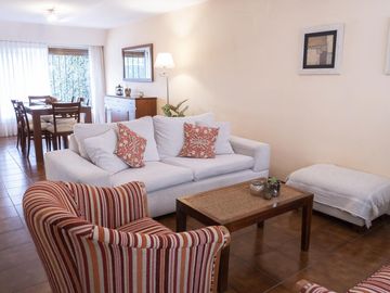 Casa de 4 ambientes con cochera en venta en el Barrio Alemán - Martinez
