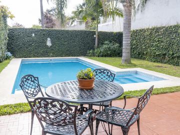 Casa de 4 ambientes con cochera en venta en el Barrio Alemán - Martinez