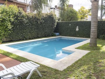 Casa de 4 ambientes con cochera en venta en el Barrio Alemán - Martinez