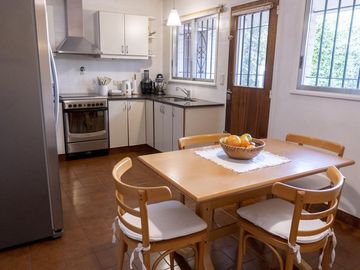 Casa de 4 ambientes con cochera en venta en el Barrio Alemán - Martinez