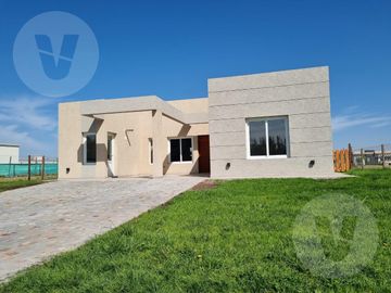 Casa en venta - Barrio San Felipe, Canning