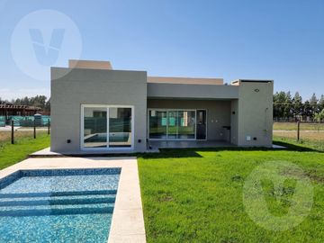 Casa en venta - Barrio San Felipe, Canning