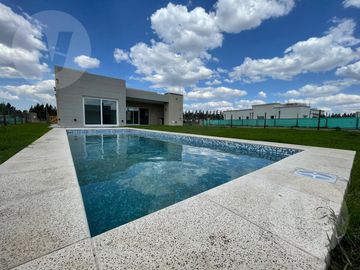 Casa en venta - Barrio San Felipe, Canning