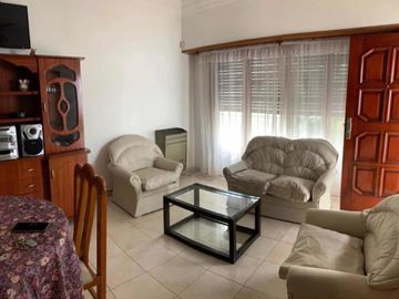 Casa en venta - 3 Dormitorios 1 Baño - Departamento - 400Mts2 - Miramar