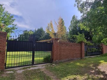 CASA EN VENTA VISTALBA LOTEO DON CARLOS