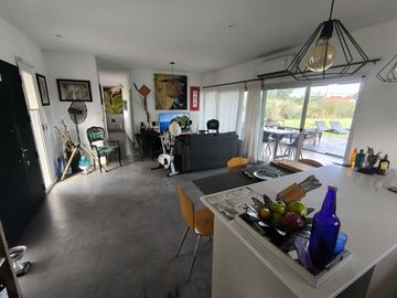 VENTA CASA SAN SEBASTIAN AREA 1 -