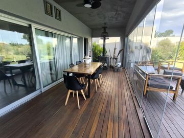 VENTA CASA SAN SEBASTIAN AREA 1 -