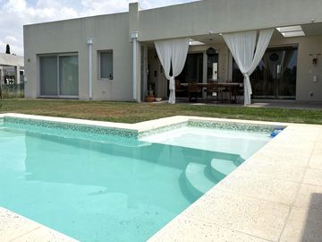 Casa en Barrio Monet