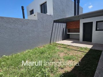 Duplex en venta 3 dormitorios La Calandria