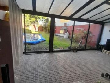 Casa en venta - 3 Dormitorios 2 Baños - Cochera - 406Mts2 - Ramos Mejía