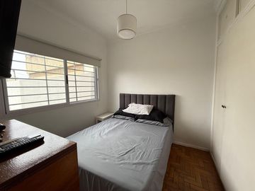 Casa cuatro ambientes con jardin y pileta a la venta en Crucecita Avellaneda