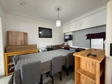 Casa cuatro ambientes con jardin y pileta a la venta en Crucecita Avellaneda