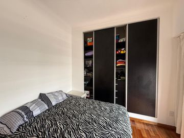 Casa cuatro ambientes con jardin y pileta a la venta en Crucecita Avellaneda