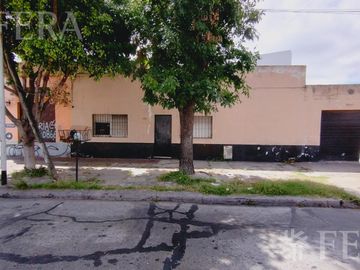 Venta casa 3 ambientes con cochera en Sarandi
