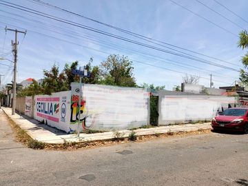 En Renta, Terreno en esquina de 500 m2 en Av. Yucatán ideal para tu negocio