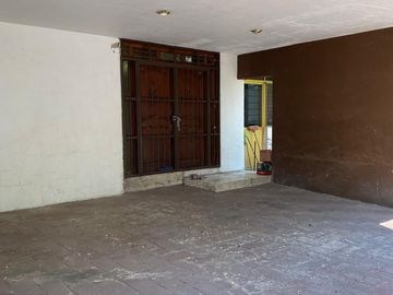 CASA EN VENTA RESIDENCIAL REVOLUCIÓN