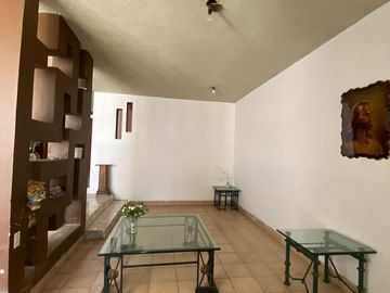CASA EN VENTA RESIDENCIAL REVOLUCIÓN