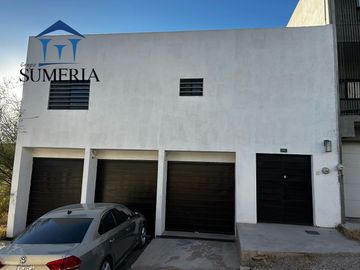 PRECIOSA GRANJA  EN CANTERA CON ALBERCA