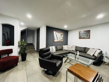 RESIDENCIA EN VENTA TIPO TOSCANO FRENTE A SONATA EN LOMAS DE ANGELÓPOLIS