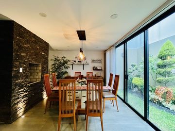 RESIDENCIA EN VENTA TIPO TOSCANO FRENTE A SONATA EN LOMAS DE ANGELÓPOLIS