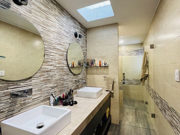 RESIDENCIA EN VENTA TIPO TOSCANO FRENTE A SONATA EN LOMAS DE ANGELÓPOLIS
