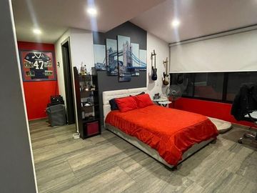 RESIDENCIA EN VENTA TIPO TOSCANO FRENTE A SONATA EN LOMAS DE ANGELÓPOLIS