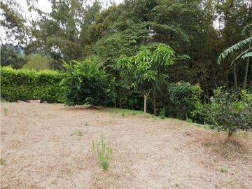 Maat Vende Lote en Conjunto Guaduas, 1.060m2 $250Millones