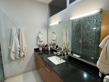 ¡Tu Nuevo Hogar en Nueva Galicia! Estilo, Confort y Seguridad