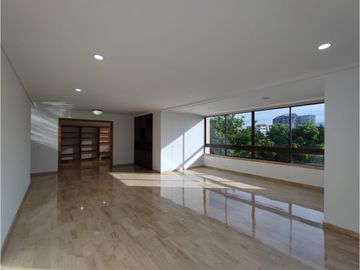 8009995 Arriendo Apartamento en el Poblado Loma del Campestre