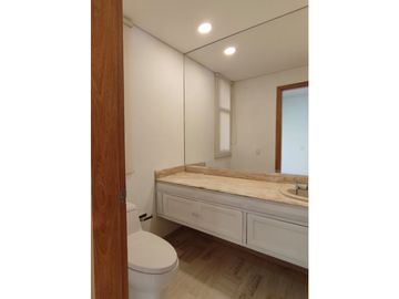 8009995 Arriendo Apartamento en el Poblado Loma del Campestre