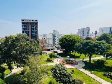 SE VENDE TRIPLEX DEPARTAMENTO - VISTA AL PARQUE CON BALCON
