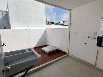 CASA EN VENTA EN FRACCIONAMIENTO PUNTA DIAMANTE