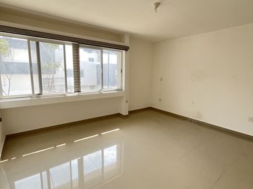 CASA EN VENTA EN FRACCIONAMIENTO PUNTA DIAMANTE