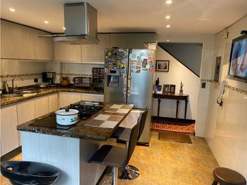 VENTA APARTAMENTO NIZA VIII
