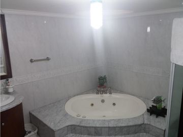 Casa residencial en conjunto para arriendo en pinares, Pereira!!!