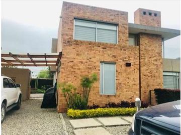 Vendo o Arriendo Espectacular Casa Campestre