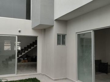 Casa en Fraccionamiento Lomas de la Rioja, Veracruz