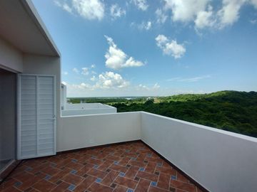 Casa en Fraccionamiento Lomas de la Rioja, Veracruz