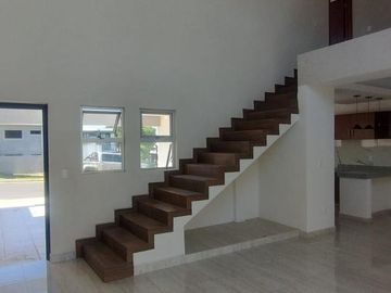 Casa en Fraccionamiento Lomas de la Rioja, Veracruz