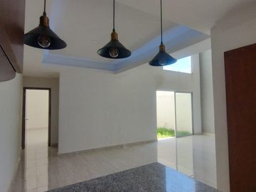 Casa en Fraccionamiento Lomas de la Rioja, Veracruz